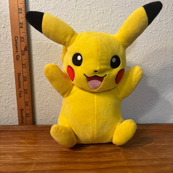 Pokemon Nintendo 6" 2022 Pikachu Plush Stuffed Pokemon Character - Picture 1 of 6